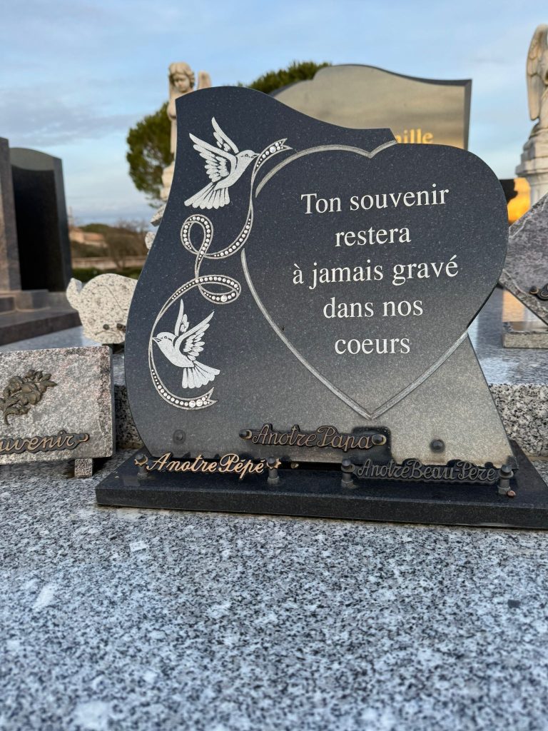 Plaques funéraires et gravures personnalisées colombes