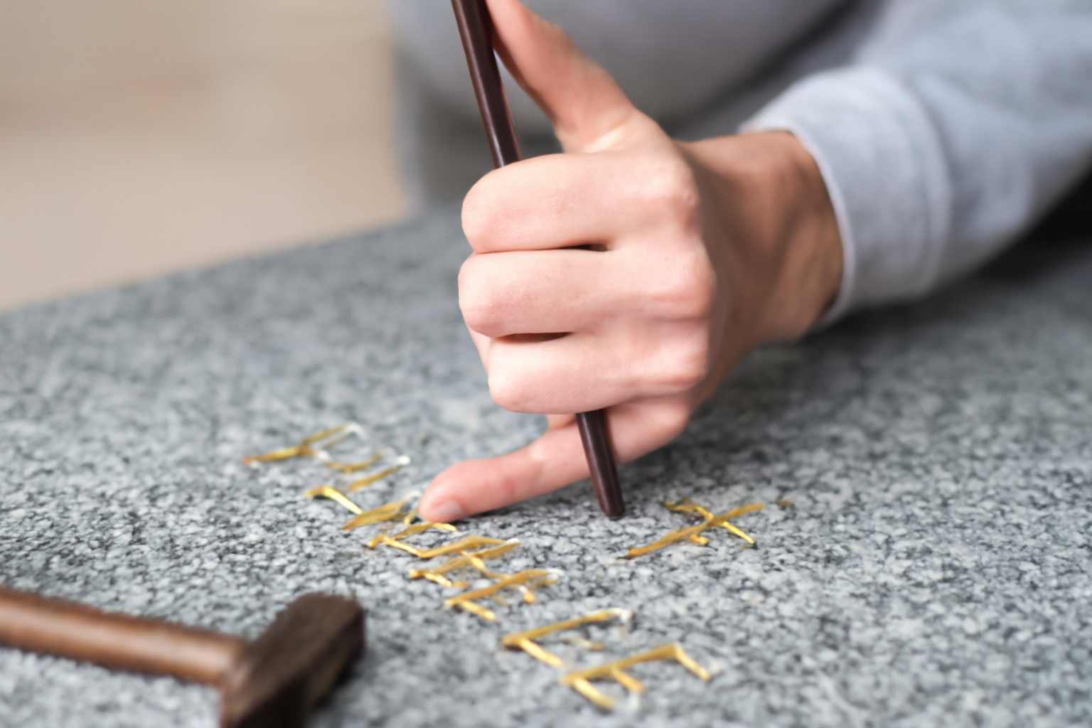 Gravure personnalisée monuments funéraires