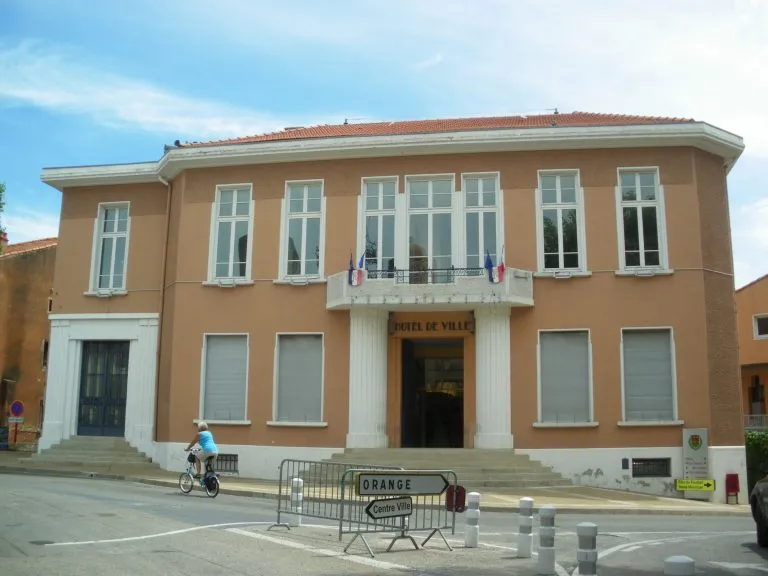 Camaret-sur-Aigues  (84850)